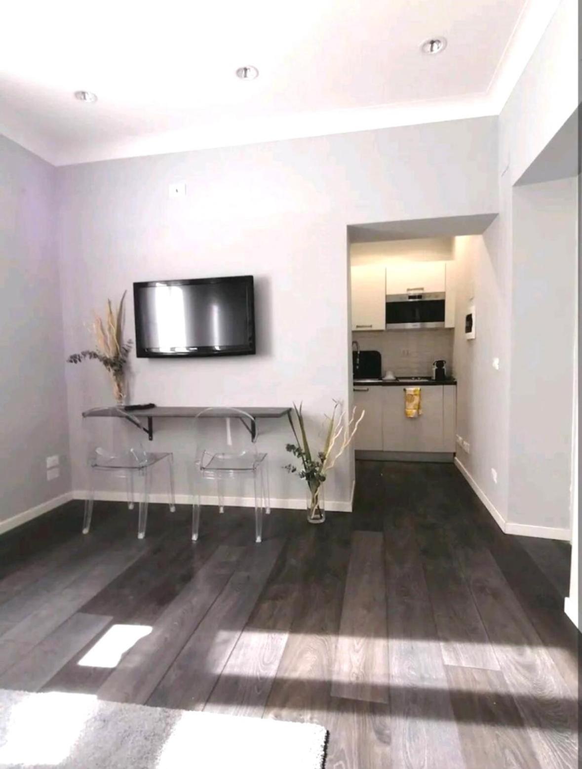 Crispi Relax Apartment Rome Bagian luar foto